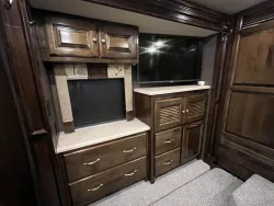 2016 Tiffin Allegro Red 33AA | Thumbnail Photo 21 of 21