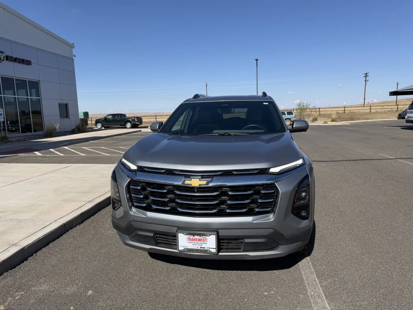 2025 Chevrolet Equinox AWD LT | Photo 2 of 22