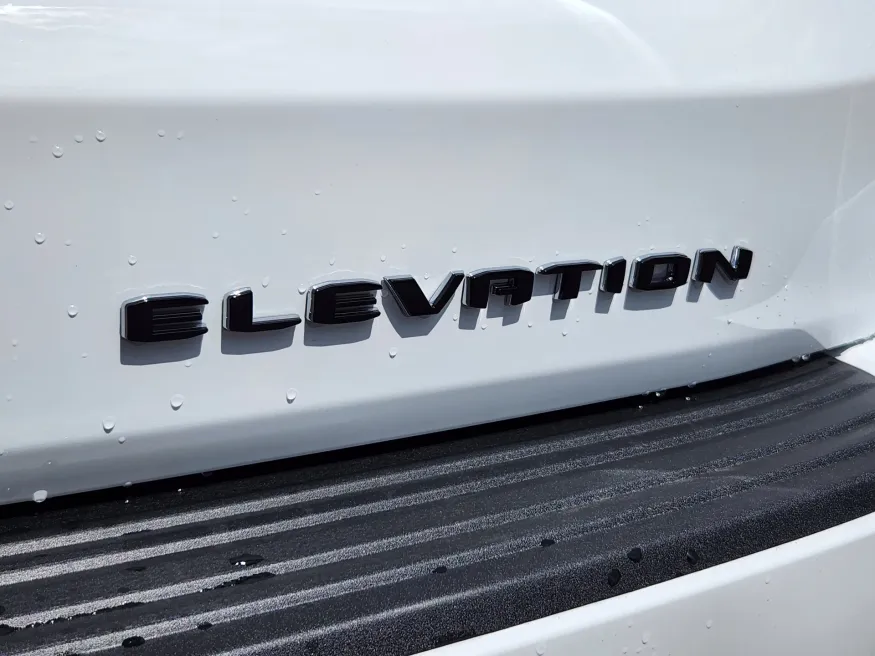 2025 GMC Yukon XL Elevation | Photo 17 of 33