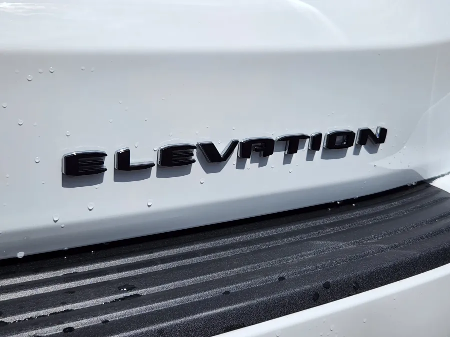 2025 GMC Yukon XL Elevation | Photo 17 of 33