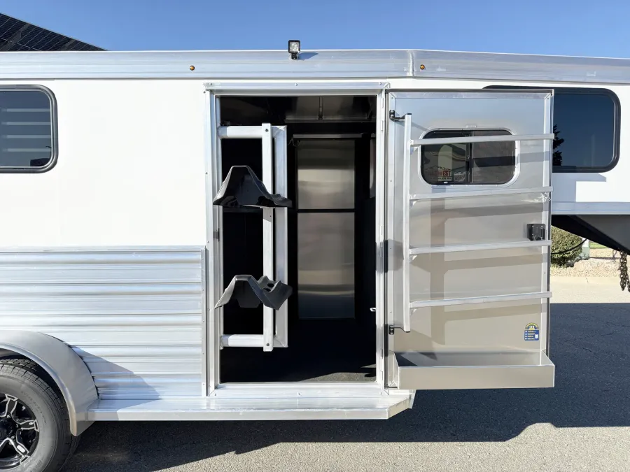 2026 Logan Coach Bullseye 2HGN | Photo 4 of 15