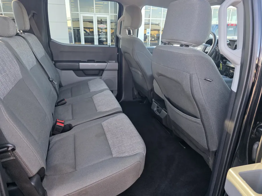 2024 Ford Super Duty F-350 DRW | Photo 13 of 26