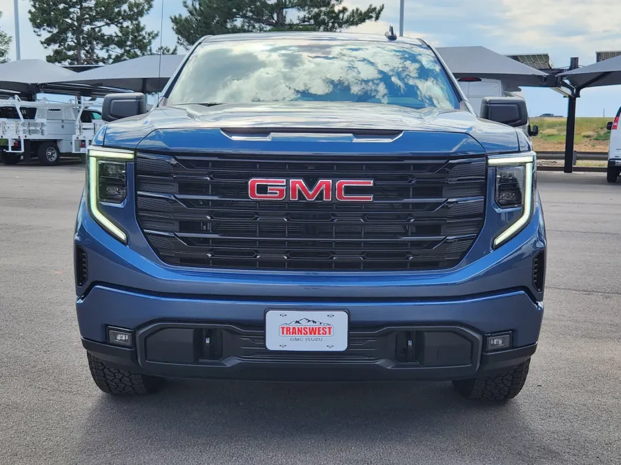 2025 GMC Sierra 1500 Elevation | Photo 4 of 29