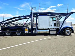 2023 Peterbilt 389 | Thumbnail Photo 4 of 34