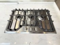 2024 Airstream Classic 33FB Twin | Thumbnail Photo 11 of 23