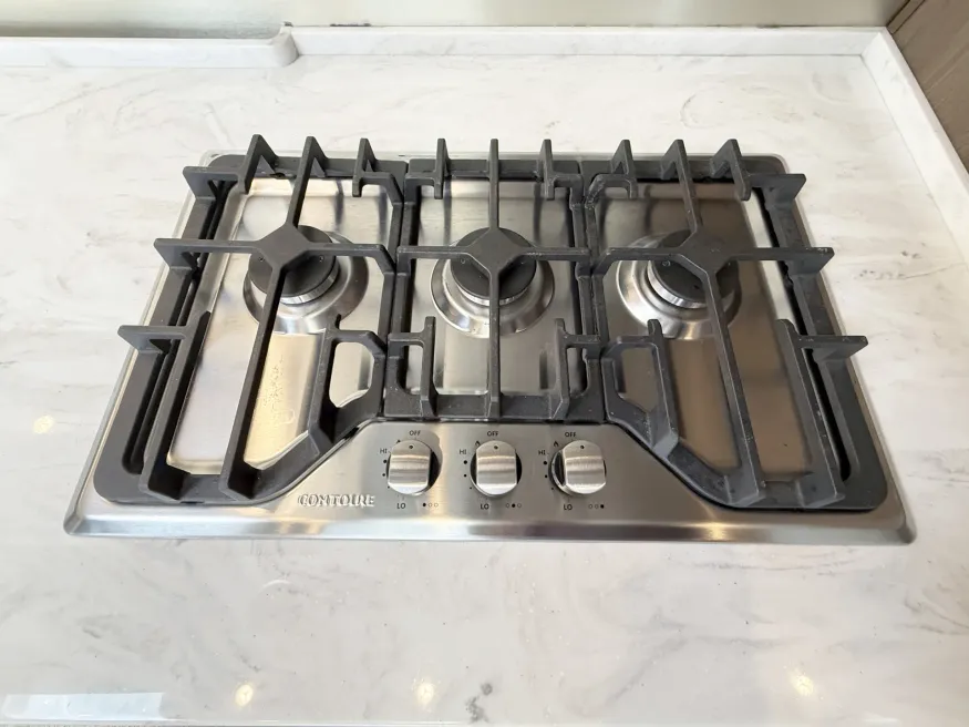 2024 Airstream Classic 33FB Twin | Photo 11 of 23