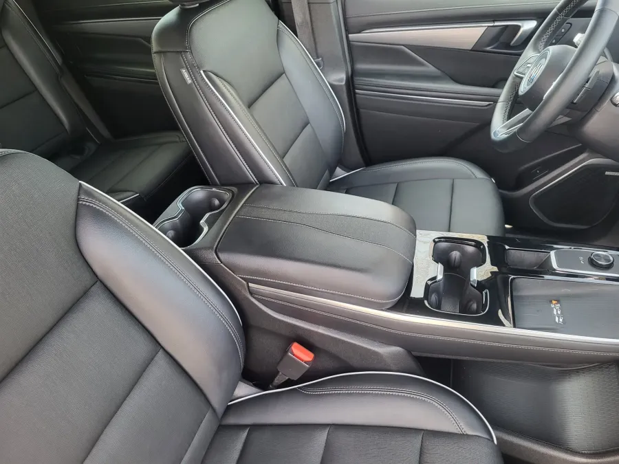 2025 Buick Enclave Preferred | Photo 12 of 24