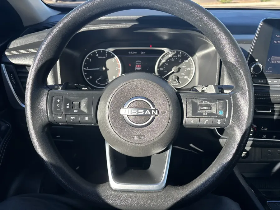 2024 Nissan Rogue SV | Photo 19 of 21