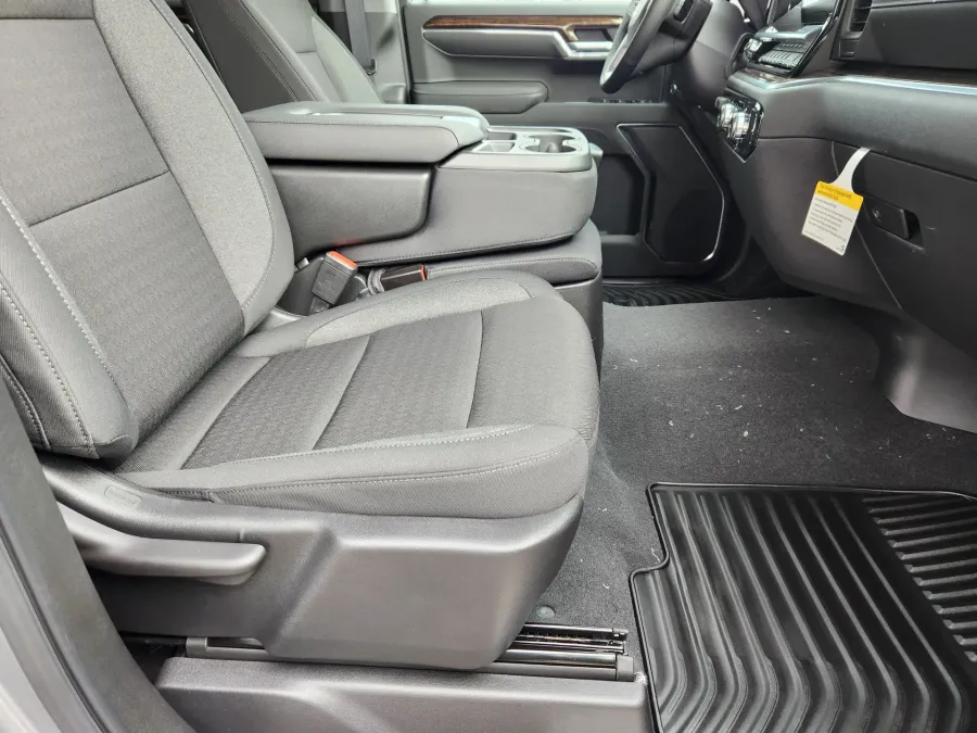 2026 GMC Sierra 1500 Elevation | Photo 17 of 28