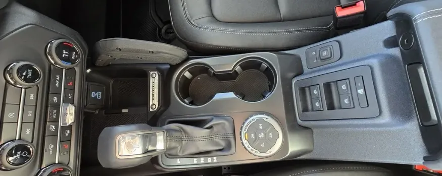 2025 Ford Bronco | Photo 22 of 29