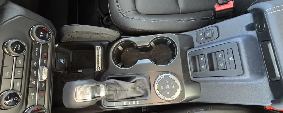 2025 Ford Bronco | Photo 22 of 29