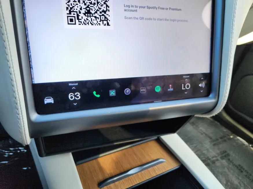 2021 Tesla Model X | Photo 27 of 31