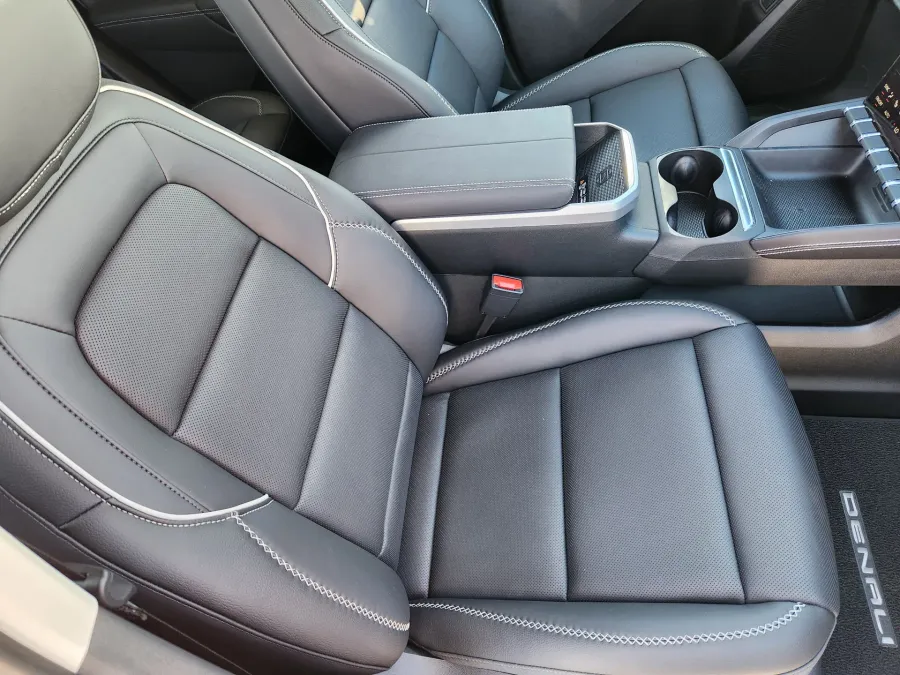 2026 GMC Terrain Denali | Photo 9 of 23