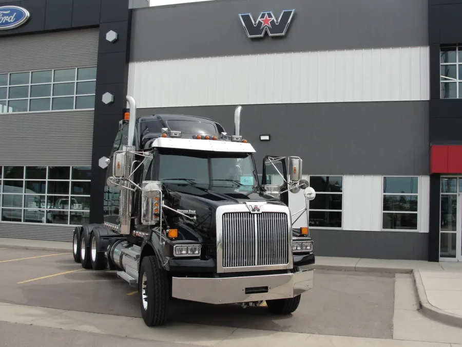 2021 Western Star 4900SA | Photo 4 of 24