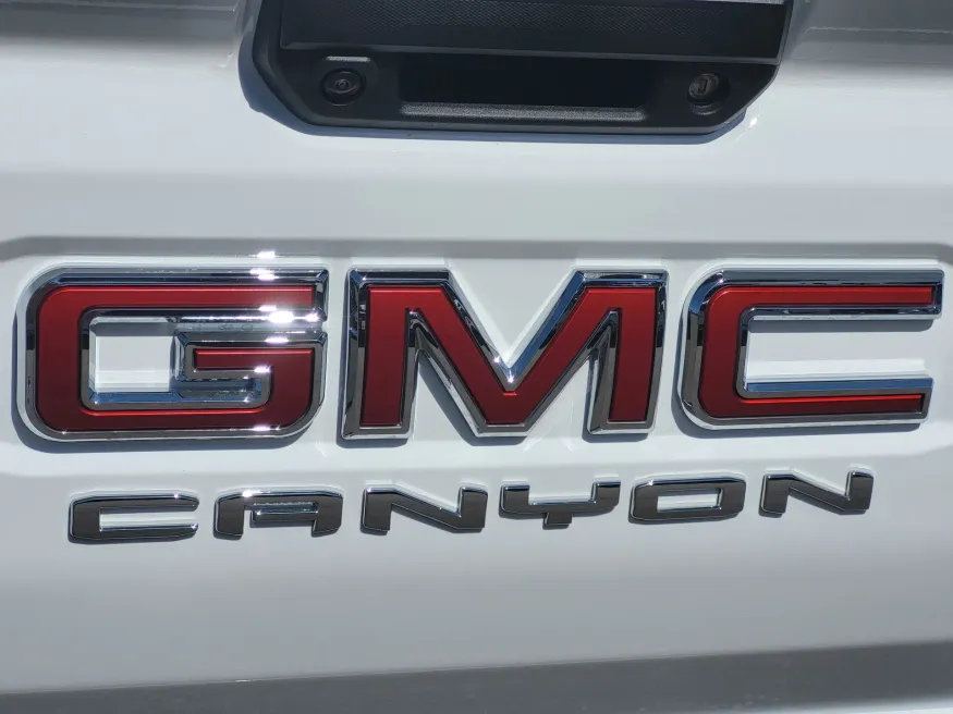 2026 GMC Canyon 4WD Elevation | Photo 10 of 26