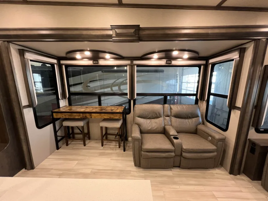 2022 Grand Design Solitude 373FB R | Photo 9 of 18