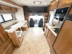 2017 Jayco Melbourne 24LP | Thumbnail Photo 4 of 21