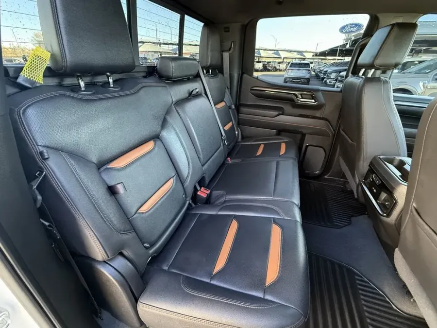 2023 GMC Sierra 1500 | Photo 26 of 29