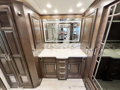 2023 Newmar London Aire 4521 | Thumbnail Photo 19 of 36