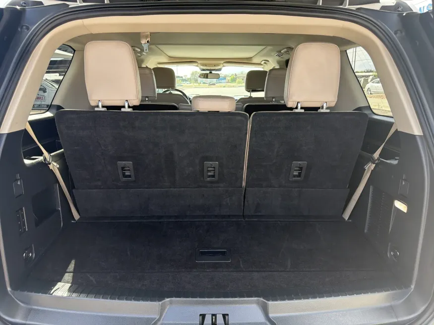 2024 Ford Expedition Limited | Photo 10 of 26