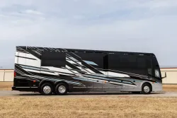 2026 Emerald Luxury Coaches Prevost H3-45 Quad Slide | Thumbnail Photo 2 of 34