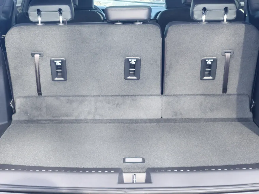 2026 GMC Acadia AT4 | Photo 19 of 22