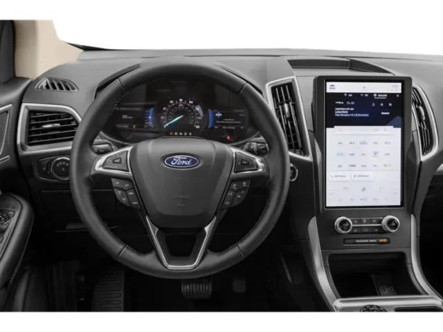 2023 Ford Edge | Photo 3 of 12