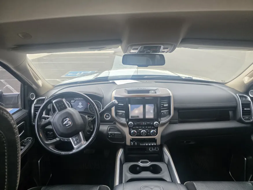 2022 RAM 3500 Laramie | Photo 18 of 28