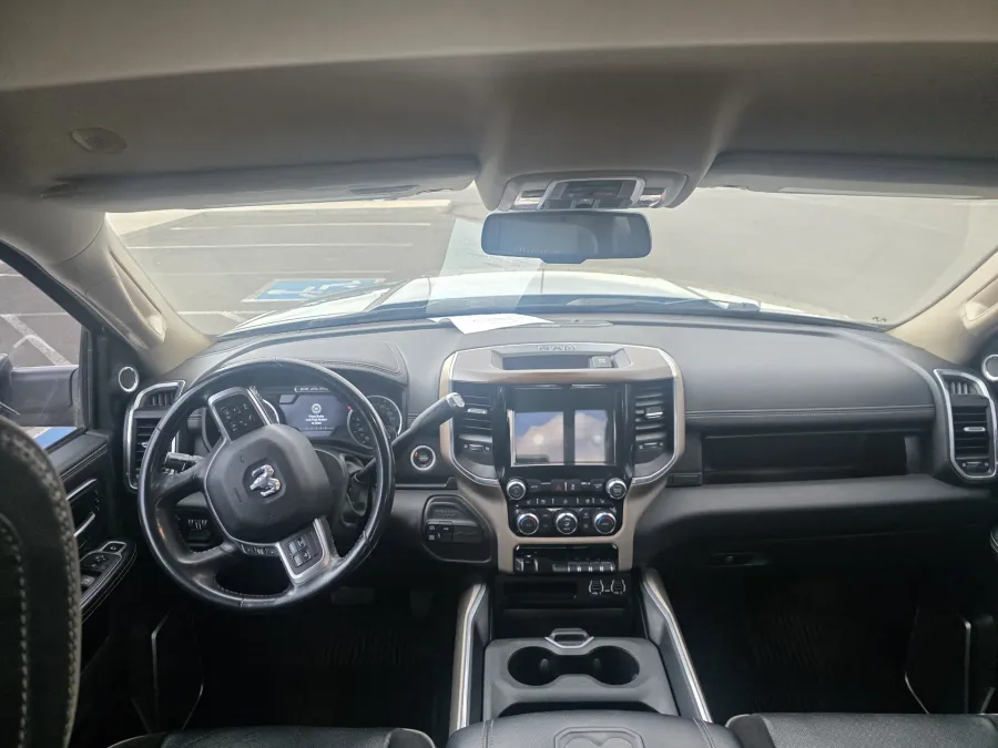 2022 RAM 3500 Laramie | Photo 18 of 28