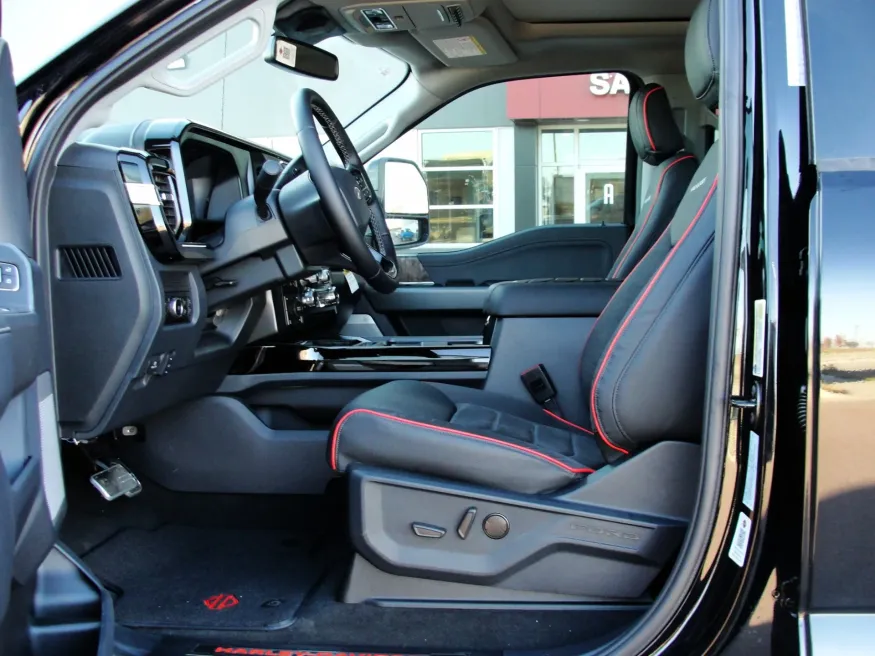 2026 Ford F-250 Lariat | Photo 8 of 19