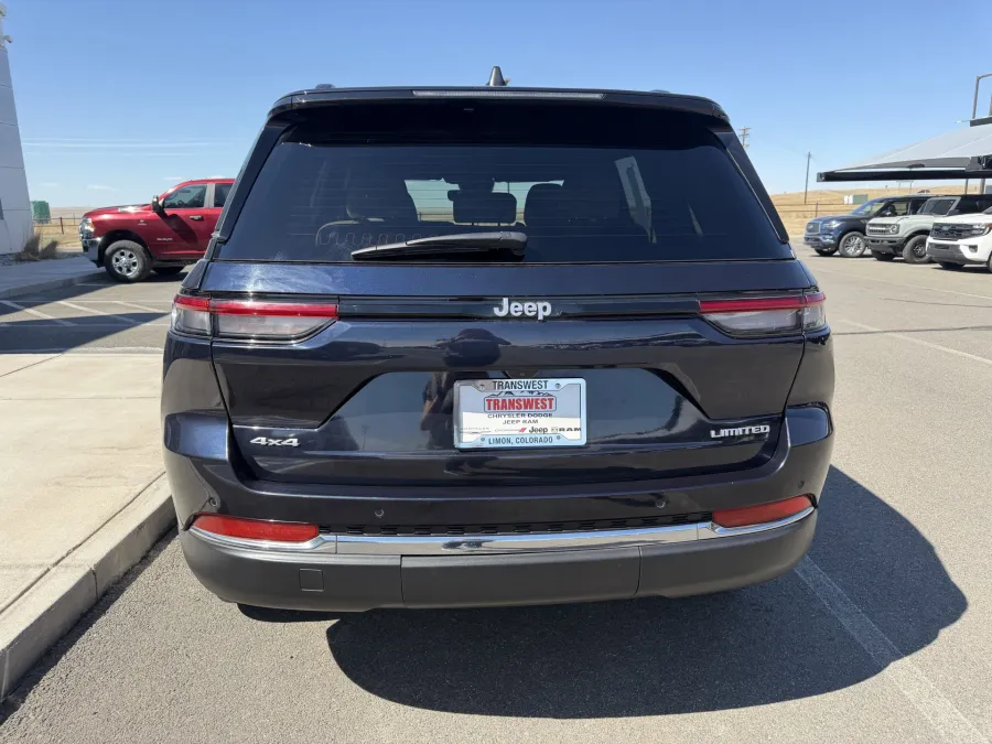 2024 Jeep Grand Cherokee Limited | Photo 6 of 16