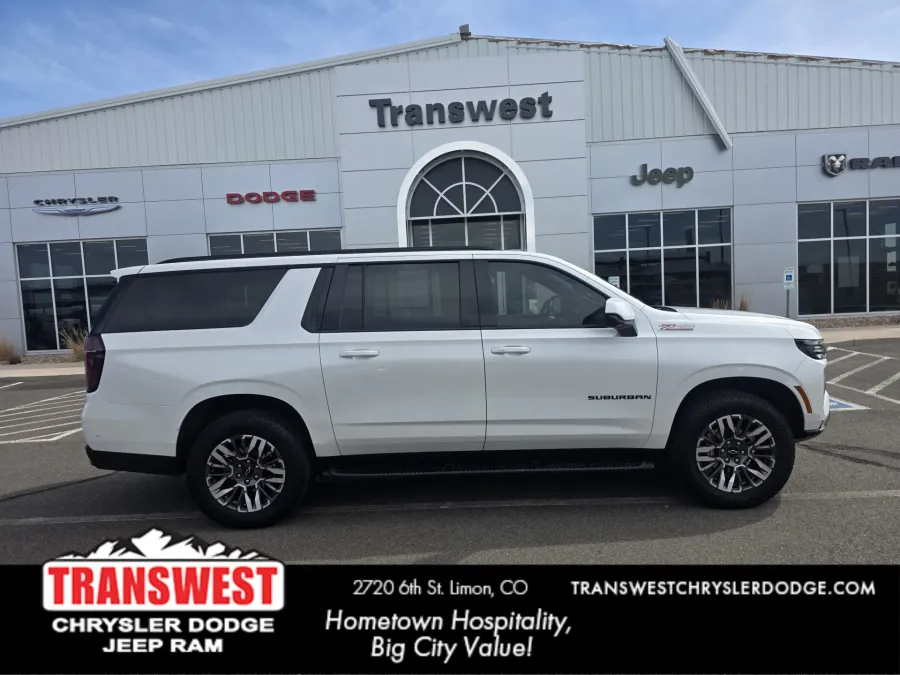 2025 Chevrolet Suburban Z71 | Photo 3 of 32