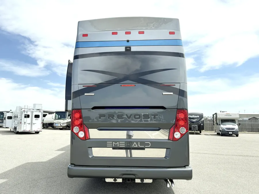 2023 Emerald Prevost H3-45 Triple Slide | Photo 23 of 35