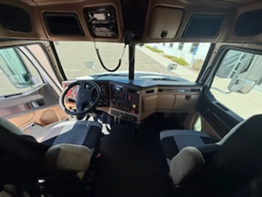 2022 Western Star 5700XE | Photo 12 of 16