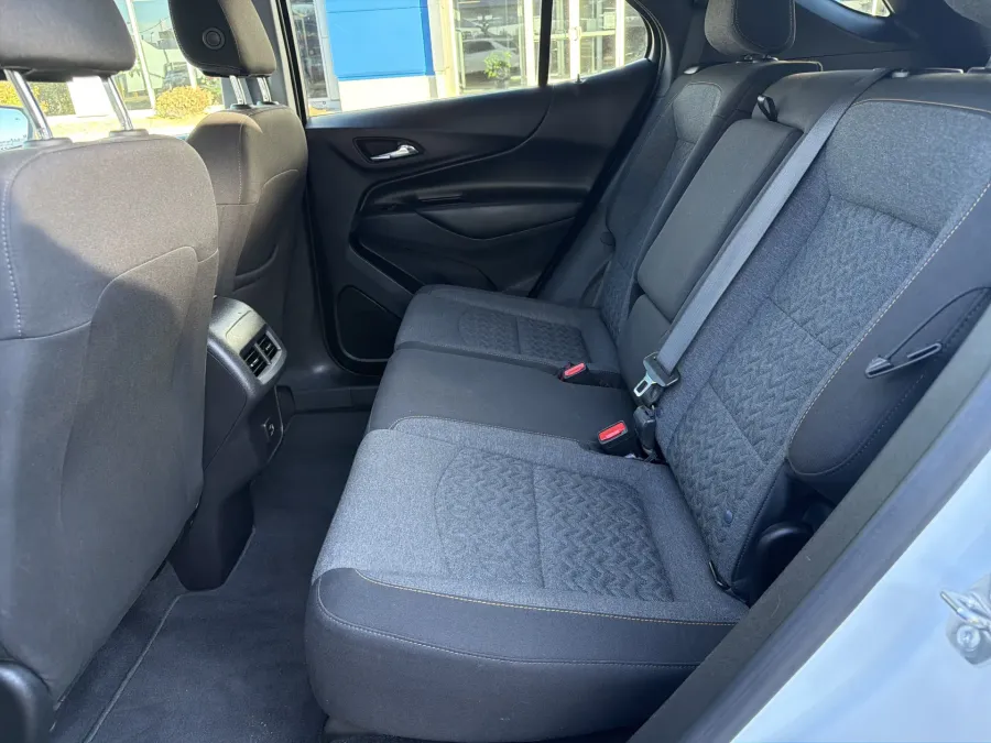 2024 Chevrolet Equinox LT | Photo 10 of 21