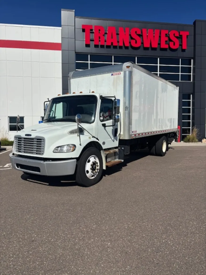 2019 Freightliner M2 106 | Photo 1 of 13
