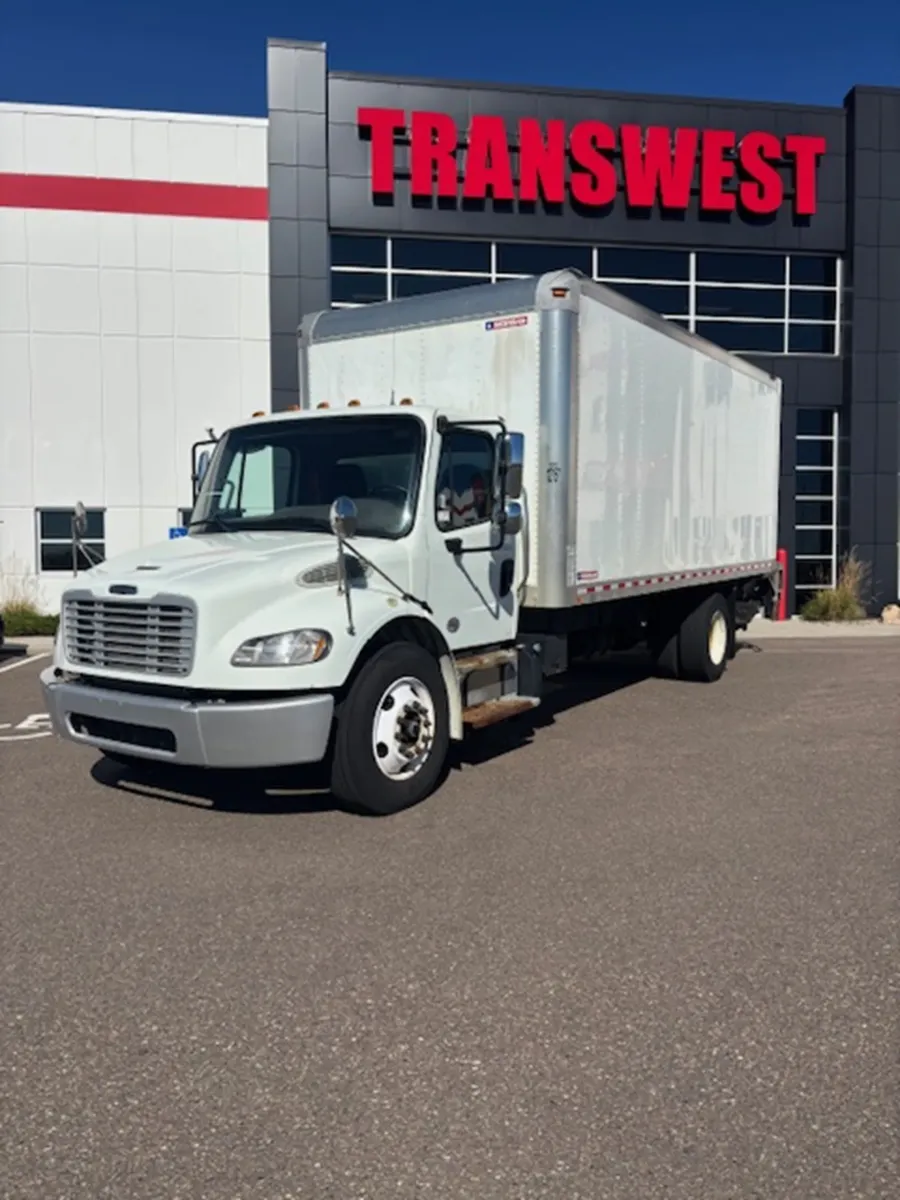 2019 Freightliner M2 106 | Photo 1 of 13