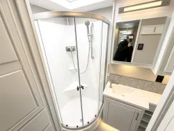 2026 Renegade Verona LE 40LRB | Thumbnail Photo 18 of 31