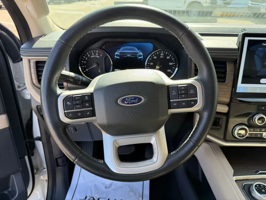 2024 Ford Expedition | Photo 13 of 22