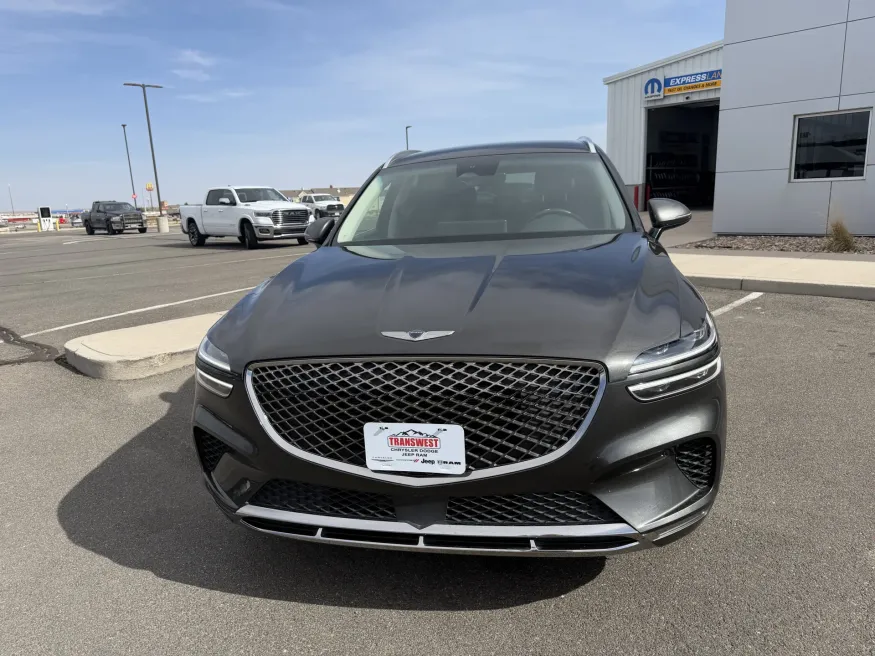2025 Genesis GV70 2.5T | Photo 2 of 19