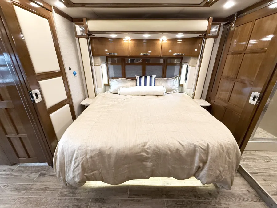 2018 Newmar King Aire 4553 | Photo 15 of 33