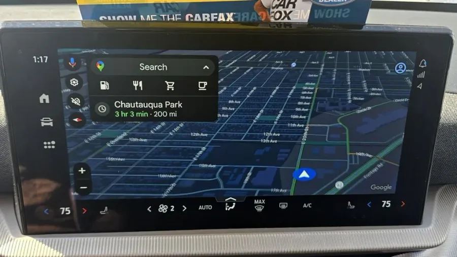 2025 Ford Explorer | Photo 20 of 30