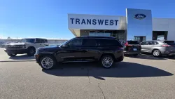 2022 Jeep Grand Cherokee L | Thumbnail Photo 4 of 36