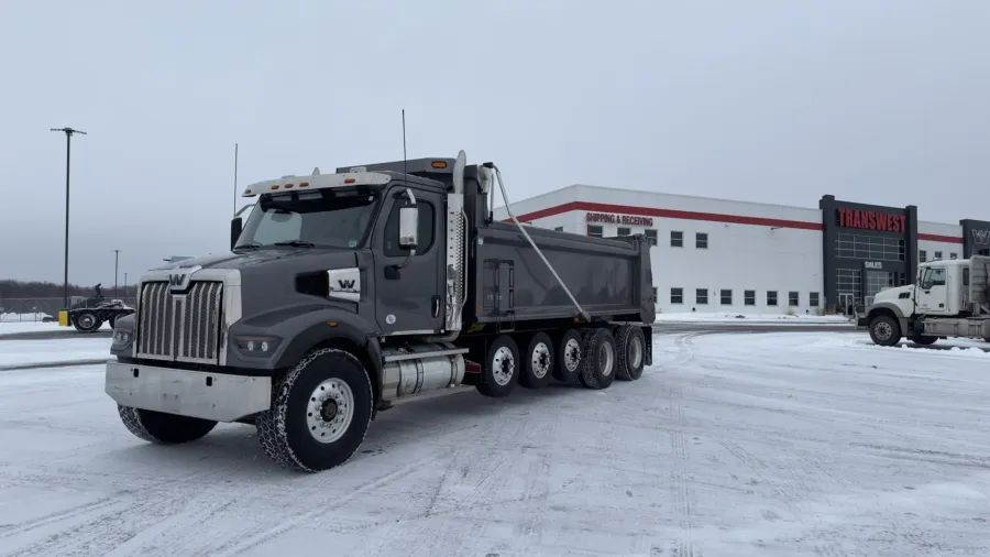 2023 Western Star 47X | Photo 1 of 22