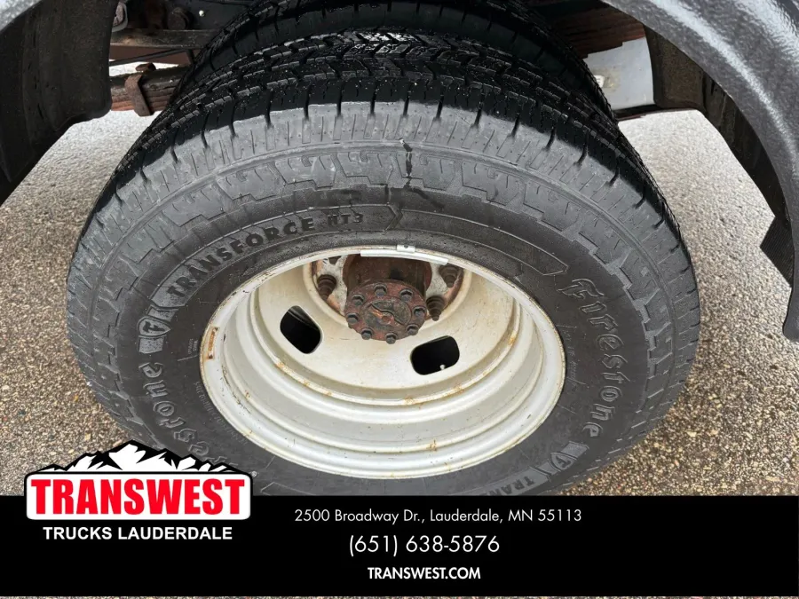 2011 Ford Super Duty F-350 XL | Photo 17 of 20