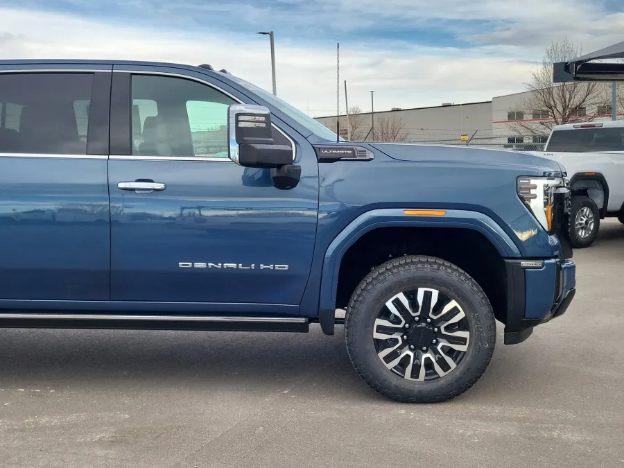 2026 GMC Sierra 2500HD Denali Ultimate | Photo 5 of 23