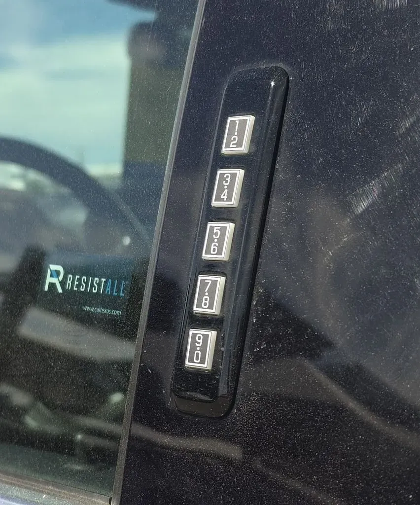 2021 Ford F-150 | Photo 13 of 32