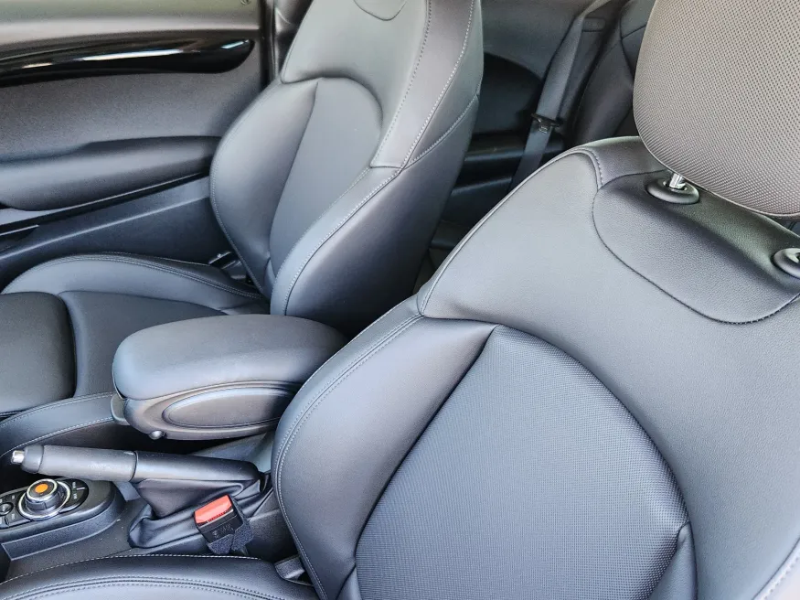 2021 Mini Cooper S | Photo 8 of 24