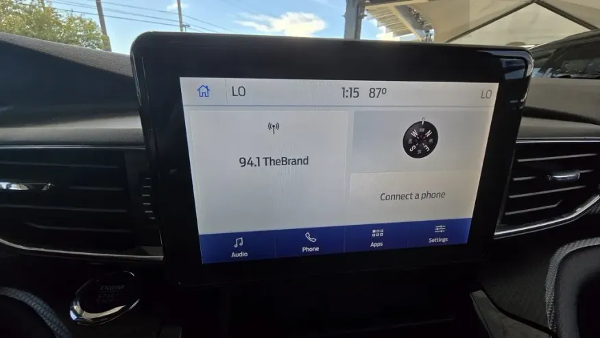 2022 Ford Explorer | Photo 21 of 31