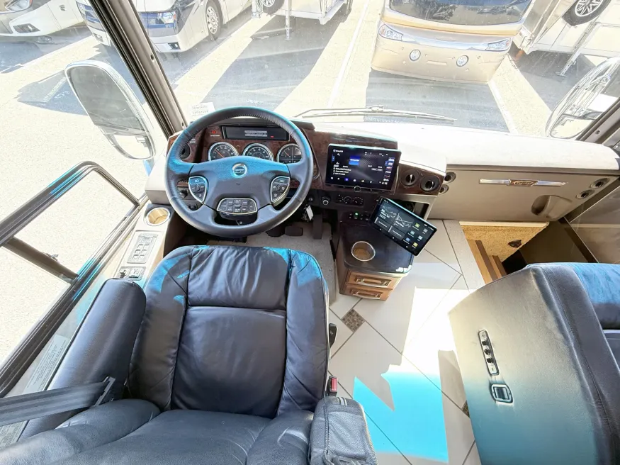 2012 Itasca Ellipse 42QD | Photo 6 of 32